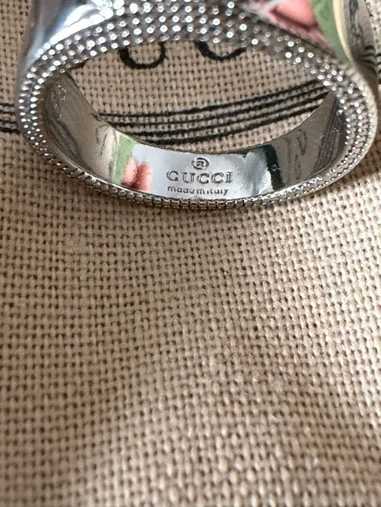 Gucci Silver Interlocking G Women's Signet Ring size 7 - Picture 3 of 5